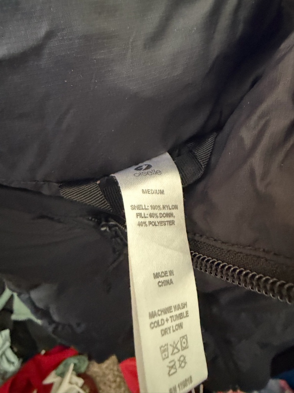 Oiselle Call Her Down Puffer Vest Black Women’s Medium - Picture 3 of 4
